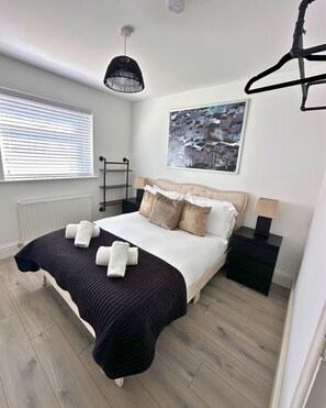 5 Schlafzimmer, Bügeleisen/Bügelbrett, WLAN, Bettwäsche