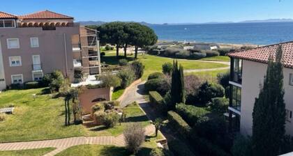 Apartment with sea view in private residence