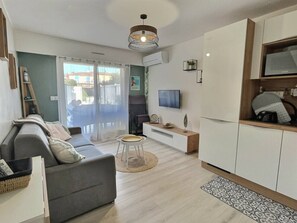 TV - Rez de jardin climatisé à 100 m de la plage (La Londe-les-Maures)