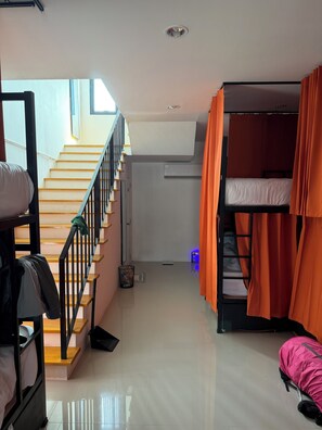 Dormitorio compartido, dormitorio mixto | Zona de estar