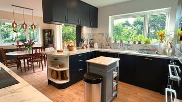 Mikrowelle, Ofen, Herdplatte, Geschirrspüler