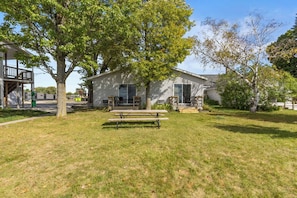 Outdoor dining - Upper Level Lakeview Room (Lake City)