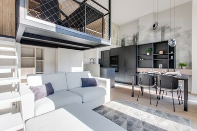 Designer Loft in Trendy Holešovice, Parking, Gym