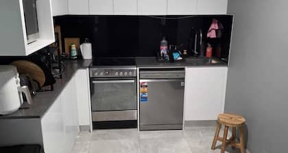 Modern&Stylish - Self-contained Condo / Apartment