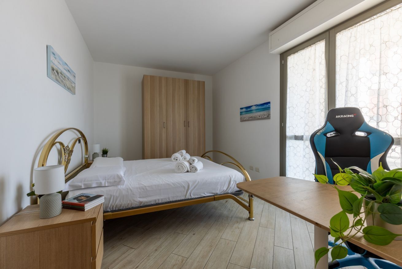 2 bedrooms, iron/ironing board