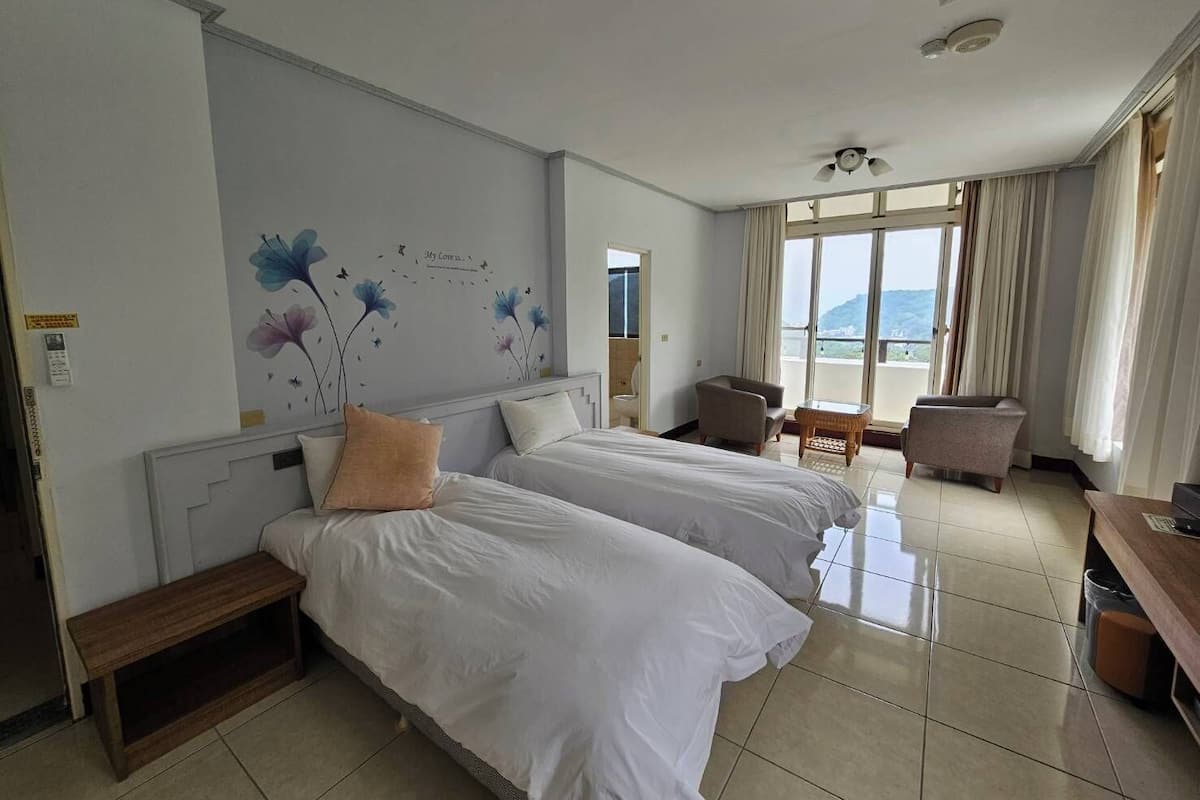 Mountain View Twin Room | Free WiFi, bed sheets
