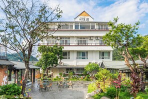 Front of property - Metiyuan (Nanzhuang)