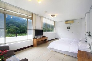 Garden View Double Room | Free WiFi, bed sheets