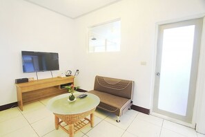 Mountain View Double Room | Free WiFi, bed sheets