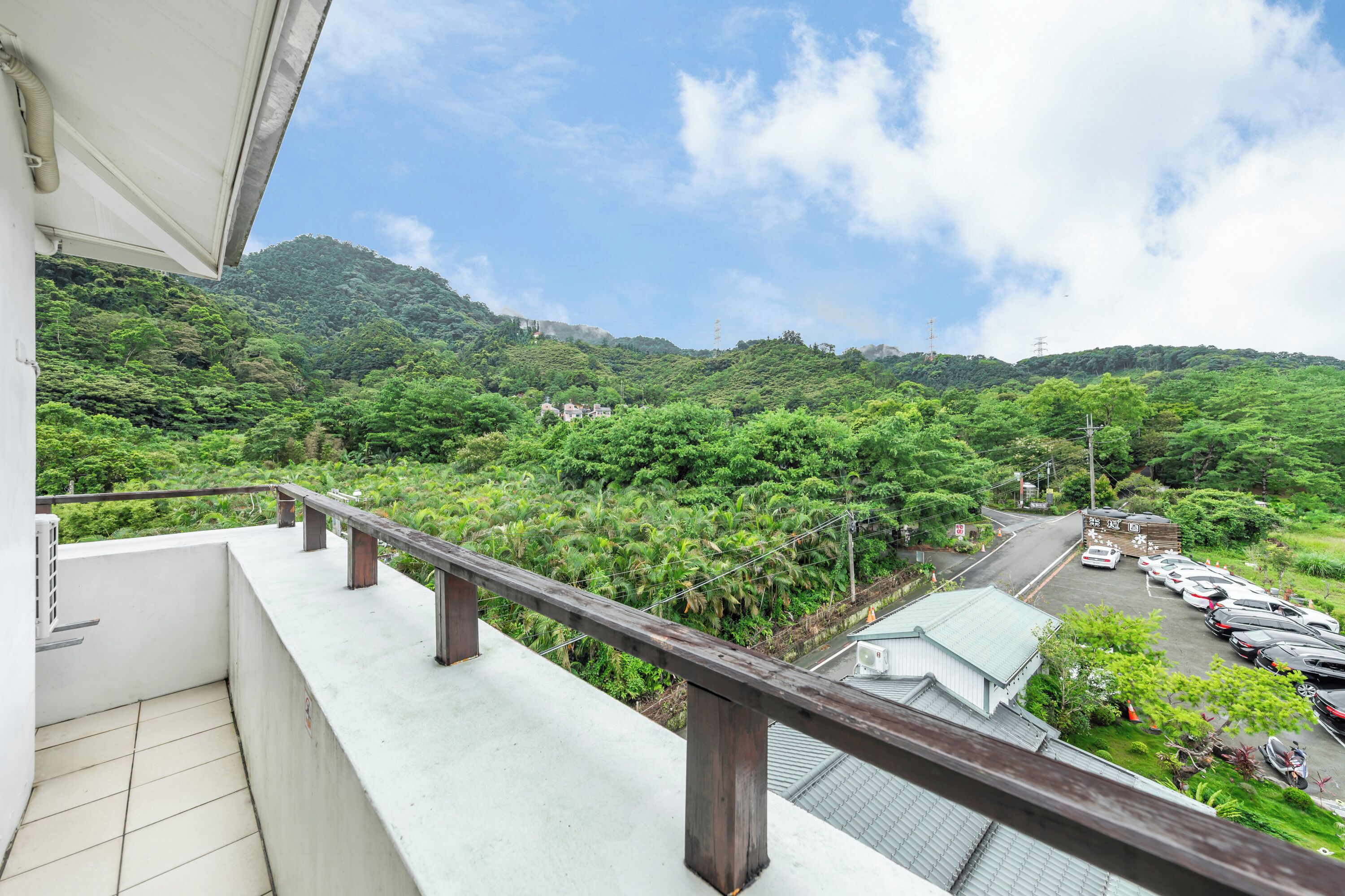 쿼드룸, 발코니 | 발코니