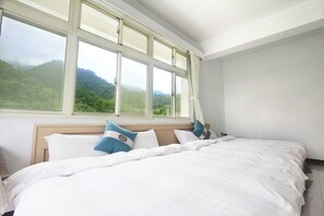 Standard Quadruple Room | Free WiFi, bed sheets