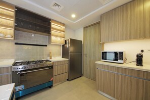 Biệt thự, quang cảnh hồ bơi | Bếp riêng | Tủ lạnh, lò vi sóng, lò nướng, bếp nấu