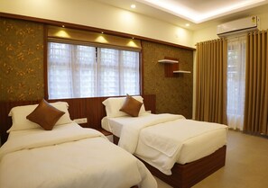 2 habitaciones, tabla de planchar con plancha, wifi y ropa de cama
