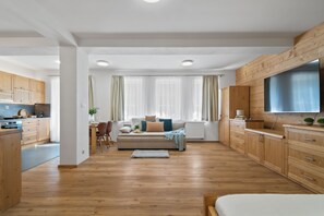 Apartment with Terrace | Soundproofing, free cribs/infant beds, free WiFi, bed sheets - Špindl Lodge Self check-in & Sauna (Špindlerův Mlýn)