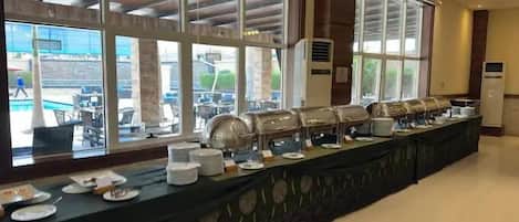 Free daily continental breakfast