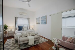 4 bedrooms, iron/ironing board, WiFi, bed sheets