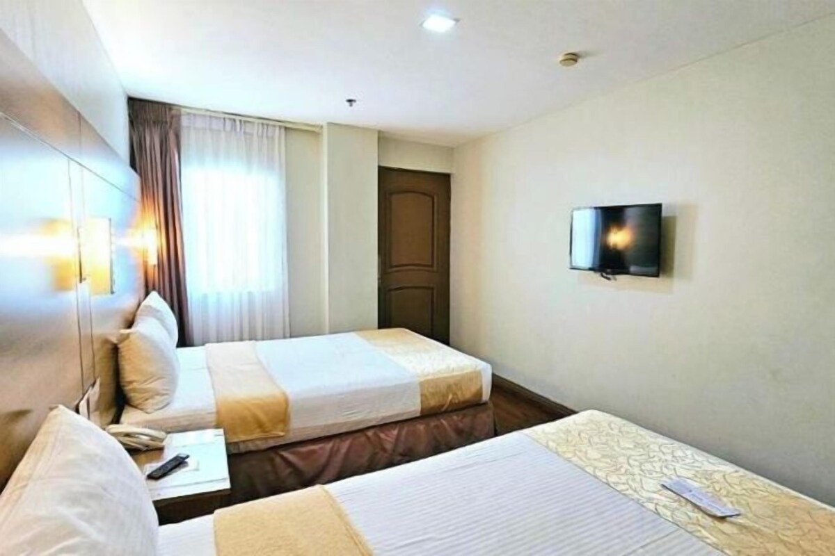 Desk, WiFi (free), bed sheets
