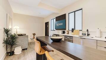 Fridge, microwave, dishwasher, coffee/tea maker