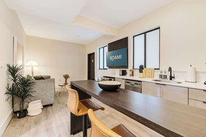 Fridge, microwave, dishwasher, coffee/tea maker