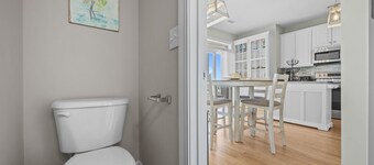 Spacious 4 Bedroom w/ Ocean Views, Dock & Kayak Launch. 2 Min Walk 2 Beach