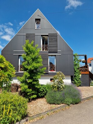 Exterior - Apartment 'Lotte' with Private Terrace, Private Garden and Wi-Fi (Bitz)