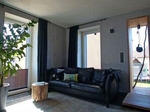 TV, stereo - Apartment 'Lotte' with Private Terrace, Private Garden and Wi-Fi (Bitz)