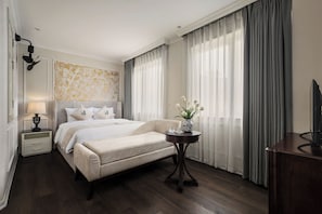 Egyptian cotton sheets, premium bedding, minibar, in-room safe