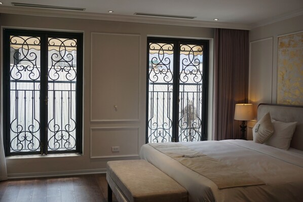Executive Double Room, City View | Egyptian cotton sheets, premium bedding, minibar, in-room safe