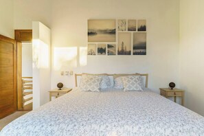 4 bedrooms, desk, iron/ironing board, free WiFi - Juan Dolio Villa: Private Pool, Garden & Close to the Beach! (Juan Dolio)