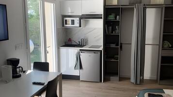 WiFi, bed sheets, wheelchair access