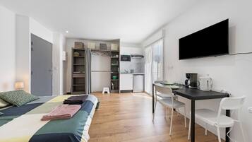 WiFi, bed sheets, wheelchair access