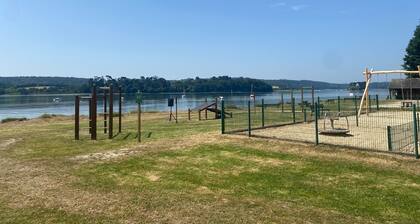 Studio '4' avec terrasse privée, jardin commun et Wi-Fi