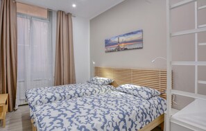 2 bedrooms, iron/ironing board, free WiFi