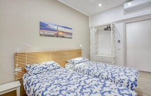 2 bedrooms, iron/ironing board, free WiFi - Beautiful apartment in Genova with WiFi (Genova)
