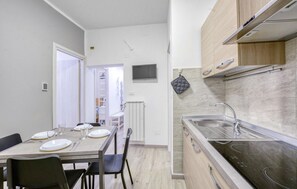 Fridge, oven, coffee/tea maker