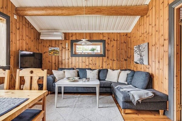 Cabin 69 | Living area