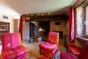 Interior - Holiday Home 'La Treille' with Mountain View and Wi-Fi (Saint-Barthélemy-Grozon)