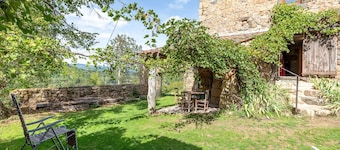 Holiday Home 'La Treille' with Mountain View and Wi-Fi