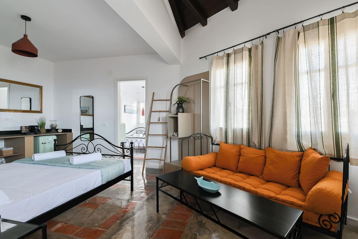 Apartment, 3 Bedrooms, Balcony, Sea View | Premium bedding, desk, laptop workspace, iron/ironing board