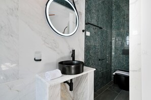 Apartment, 4 Bedrooms, Balcony, Sea View | Bathroom | Shower, free toiletries, hair dryer, towels - Tepeleni Suites (Agia)