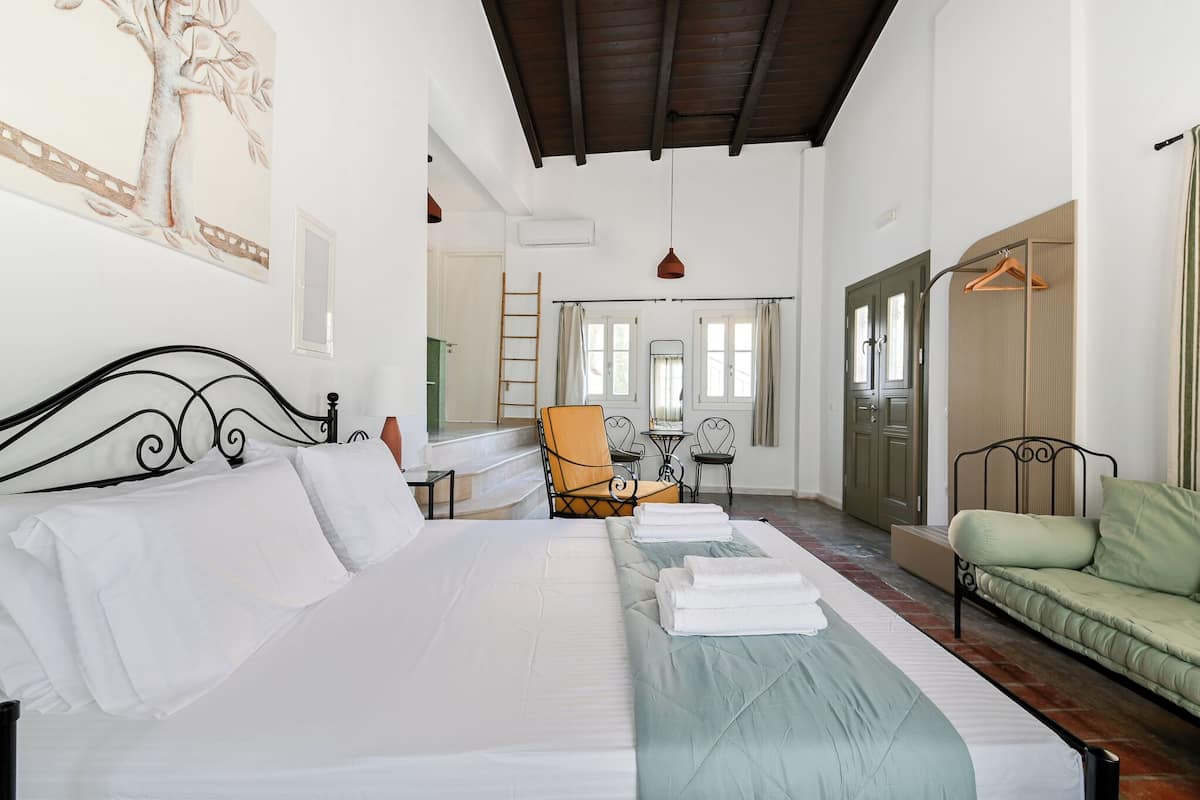 Apartment, 4 Bedrooms, Balcony, Sea View | Premium bedding, desk, laptop workspace, iron/ironing board