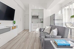 Smart TV - Condado | Modern Urban Studio | Couple's Retreat (San Juan)