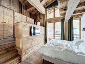 4 bedrooms