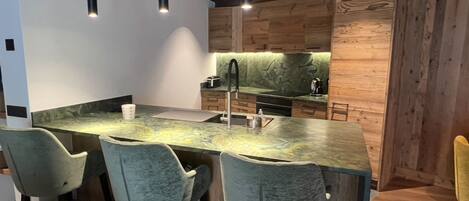 Frigorífico, microondas y lavavajillas