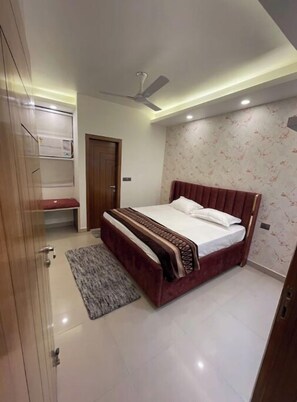 2 室のベッドルーム、WiFi