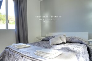 4 soverom, strykejern/-brett, wi-fi (inkludert) og sengetøy