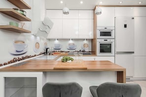 Fridge, microwave, oven, stovetop