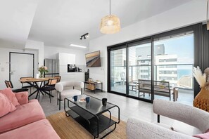 TV - 24th Floor 3BR Tower | Sea & City View | Mamad (Bat Yam)