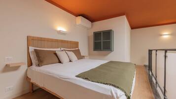 Loft básico | Tabla de planchar con plancha y wifi gratis