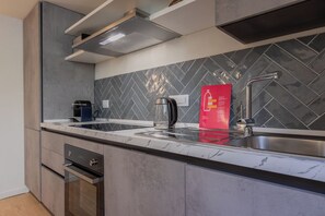 Loft | Private kitchen | Fridge, oven, stovetop, dishwasher - Lofts Cit Turin by Wonderful Italy (Turin)